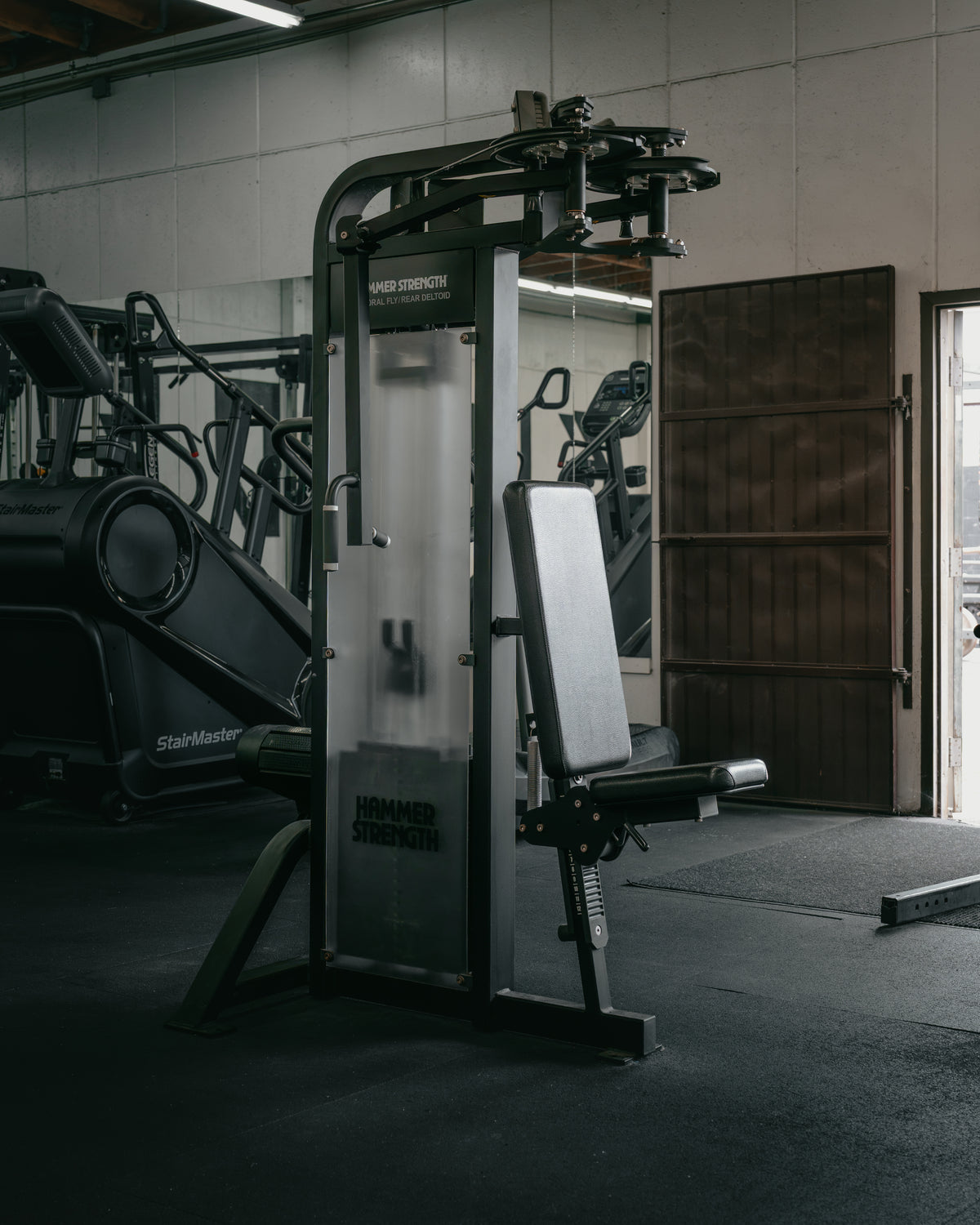 Pec Fly / Rear Delt